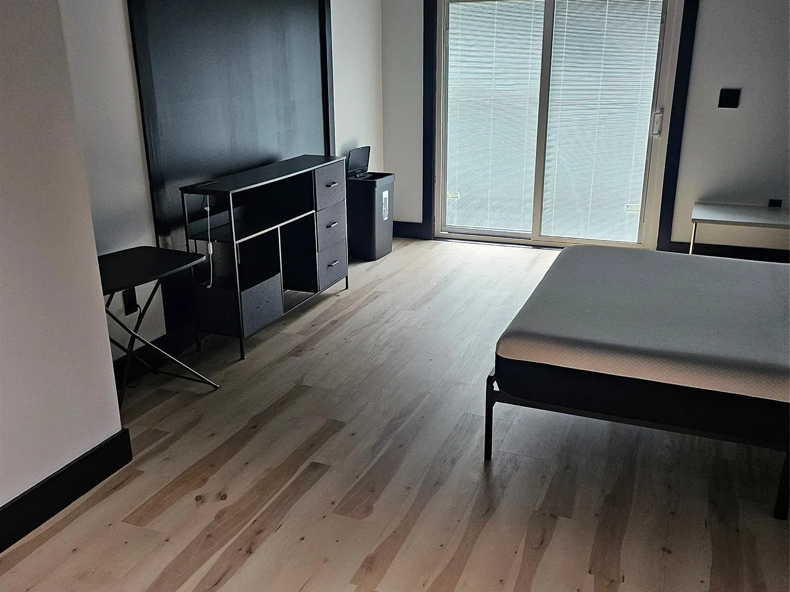 1 bed, 1.0 bath, 400 sqft, $1,100 — Photo 2