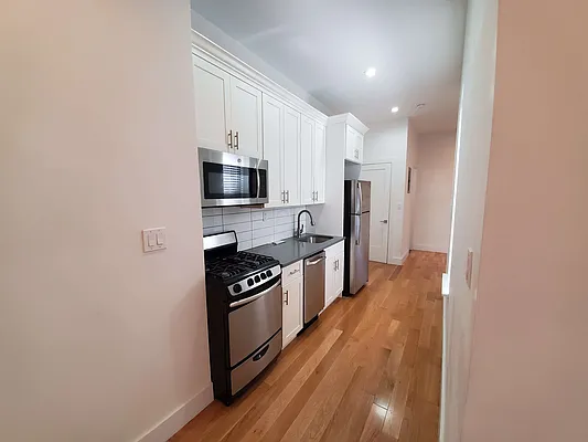 Rented by Evergreen Realty & Investments | media 3