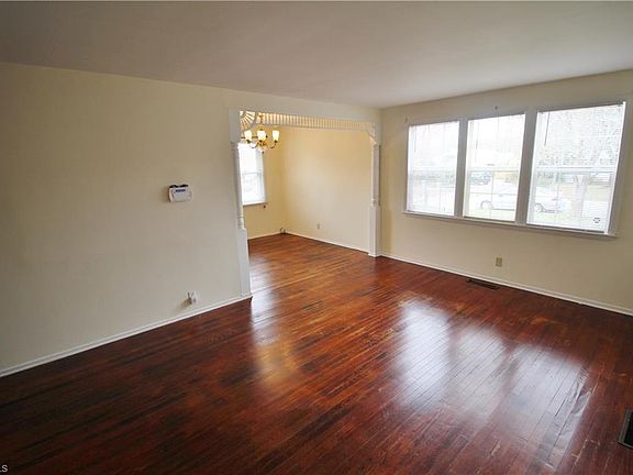 5th image of 2533 Fernwood Dr