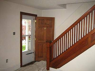 2nd image of 405 Loftus St