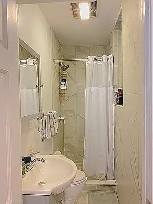 4th image of 212 W 80th St #3WF