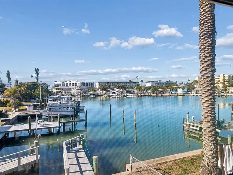 14919 N Bayshore Dr #1 — Photo 1