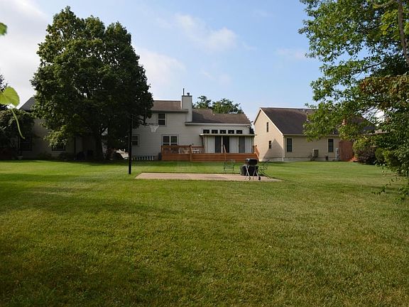4th image of 1420 Meadowbank Dr