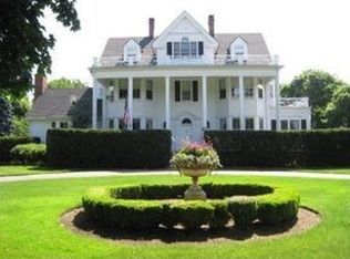 35 S Penataquit Ave, Bay Shore, NY 11706