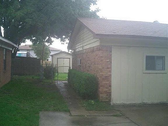 3rd image of 2025 Tompkins Dr