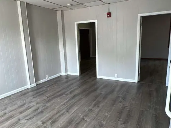 513 Washington St APT 2, Coventry, RI 02816