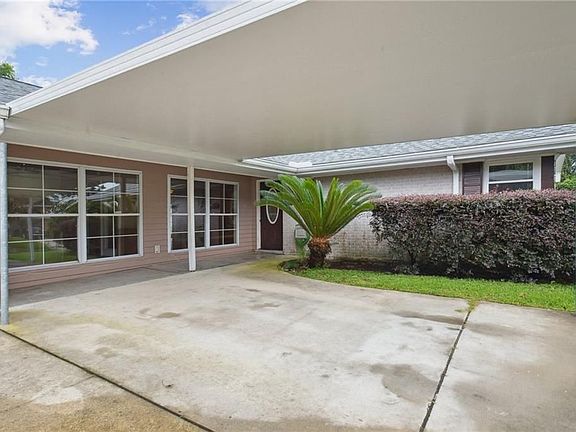3rd image of 2636 Somerset Dr