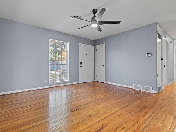 4th image of 31 Rosemoor Dr