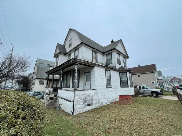 384 Bayview Avenue, Inwood, NY 11096