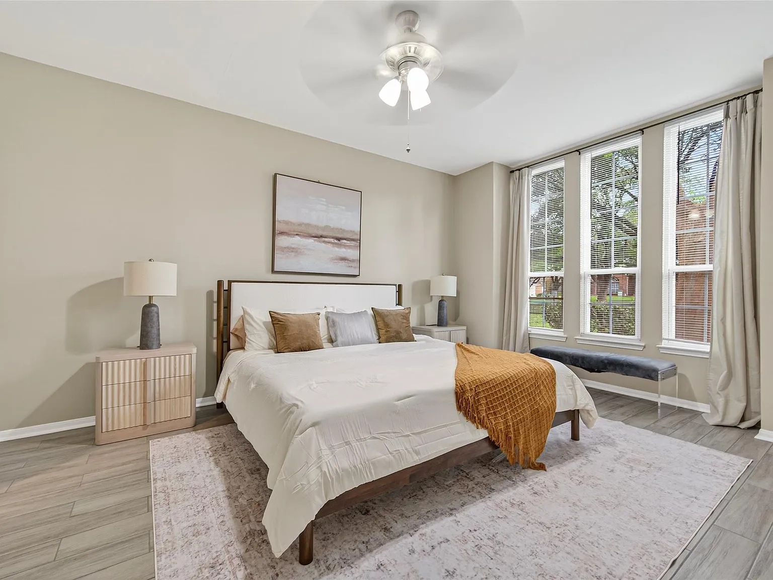 3 bed, 2.0 bath, 1773 sqft, $4,000 — Photo 2