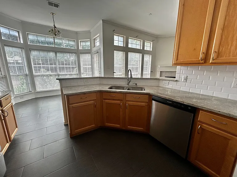 7154 Tularosa Ct — Photo 10