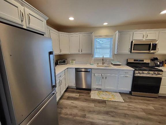 2nd image of 257B Dewey Ave