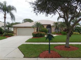 7810 Naples Heritage Dr, Naples, FL 34112