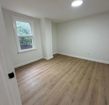 4th image of 310 Walnut St