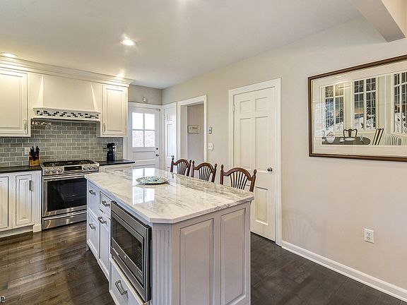 3rd image of 38 Crestwood Dr