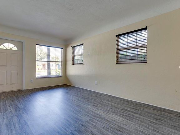 5th image of 2535 38th Ave N