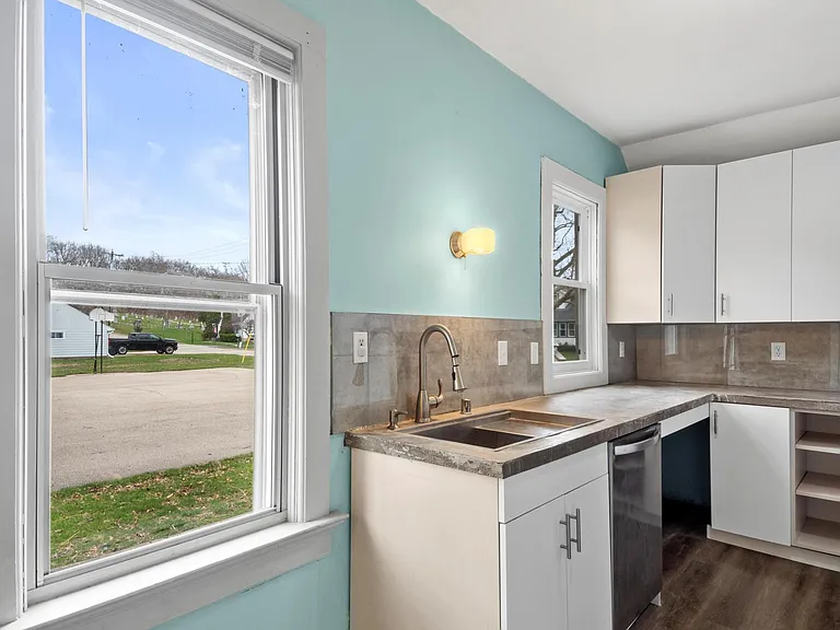 341 Zion St — Photo 10