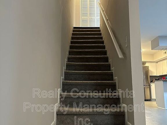 5th image of 604 E Iredell Ave APT 7