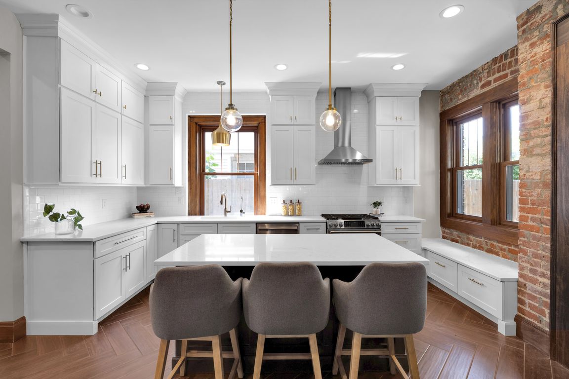 next background image