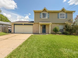 104 Maple Leaf Dr, League City, TX 77573