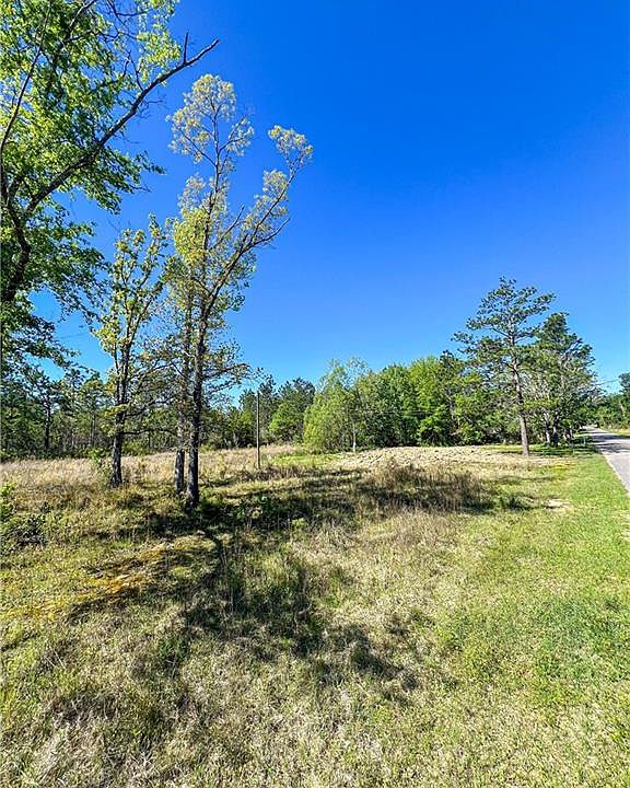 2nd image of 82 White Sand Rd