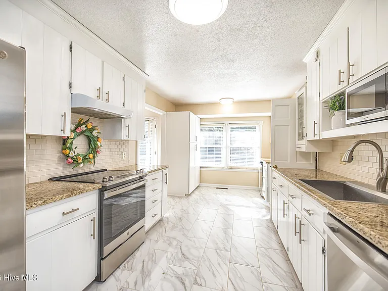 310 R L Honeycutt Dr — Photo 12