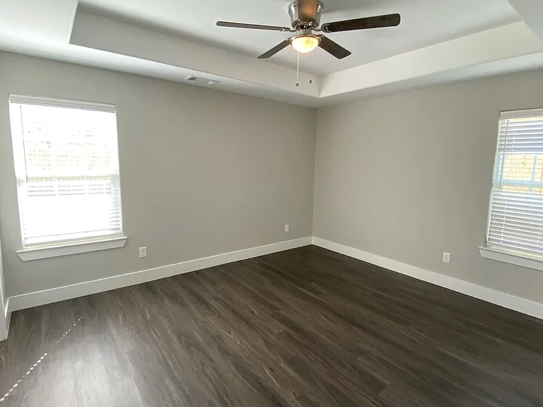 1032 Ray Dr — Photo 12