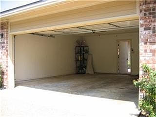 4th image of 203 Oakbrook Dr