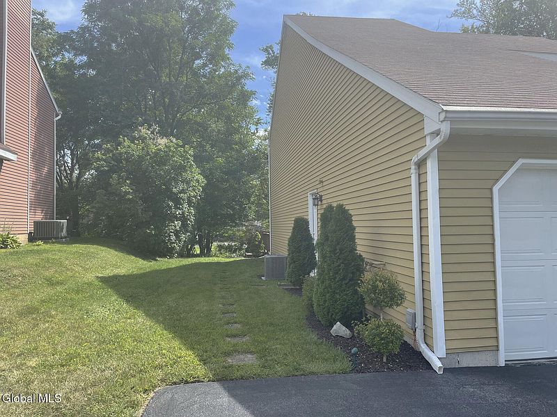 2nd image of 23 Mohawk Trail