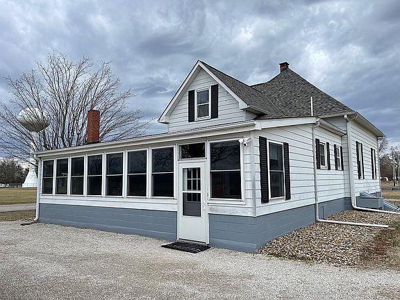 4th image of 1007 S Main St