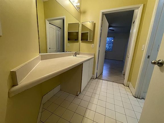 4th image of 6984 SW 39th St APT 102H