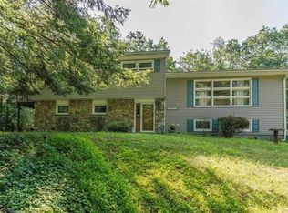 6 Ronnie Ln, Poughkeepsie, NY 12601