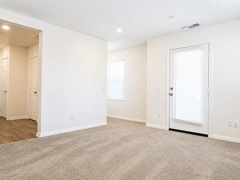 4066 E Coronado Privado — Photo 9