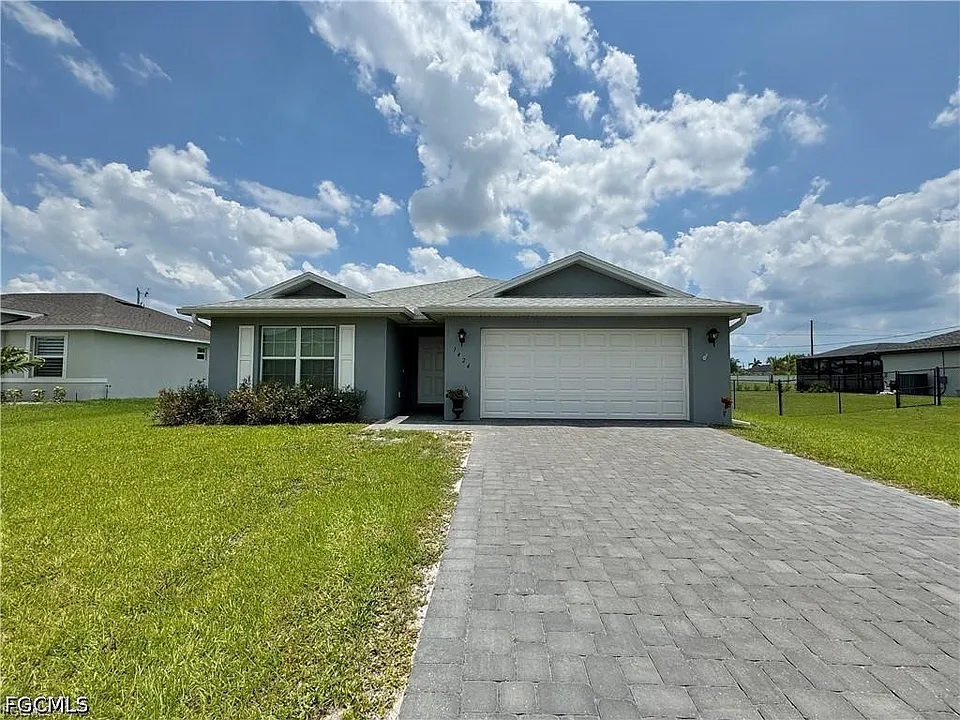 1424 NW 4th St