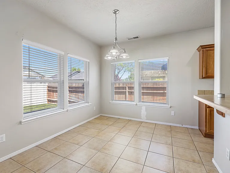 307 Meadowview Ln — Photo 12
