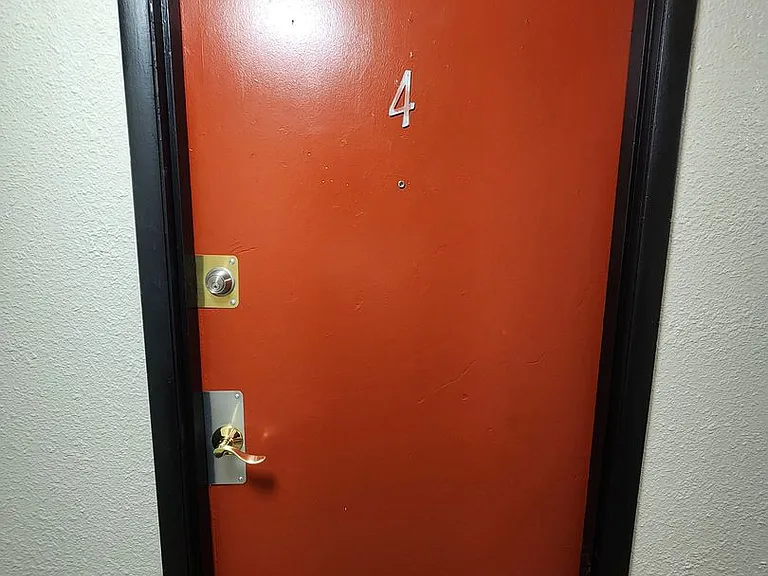 The Flats on 21st — Photo 22
