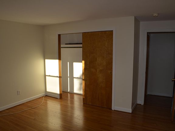 5th image of 575 Burritt St #2