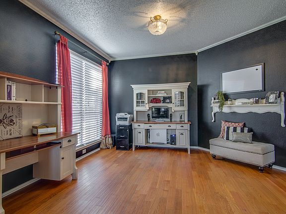 3rd image of 2636 Glenridge Dr