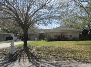 2702 Pinewood Dr, Pascagoula, MS 39567