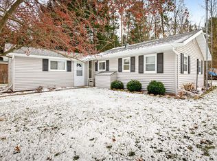 N5326 Ronaldson Dr, Wild Rose, WI 54984