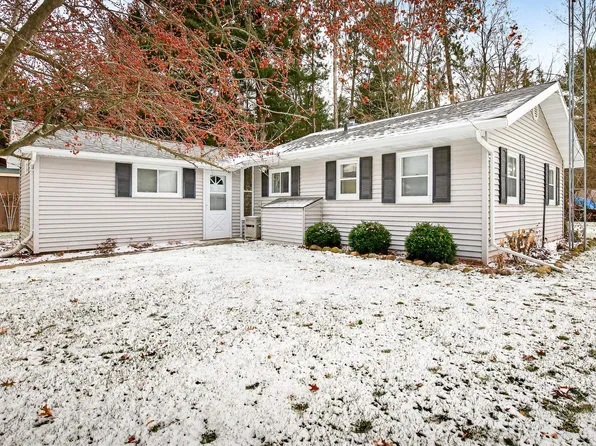 N5326 Ronaldson Dr, Wild Rose, WI 54984