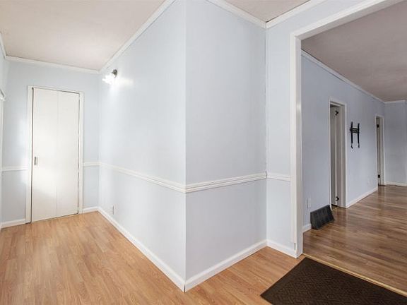 3rd image of 52290 Forestbrook Ave