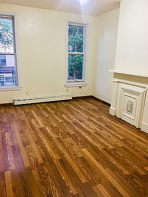 3rd image of 700 Chauncey St #2