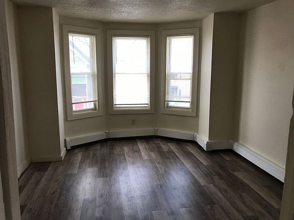 4th image of 35-37 Townsend St #2L