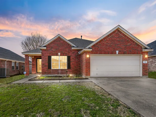7118 Lake Hawkins Dr, Arlington, TX 76002