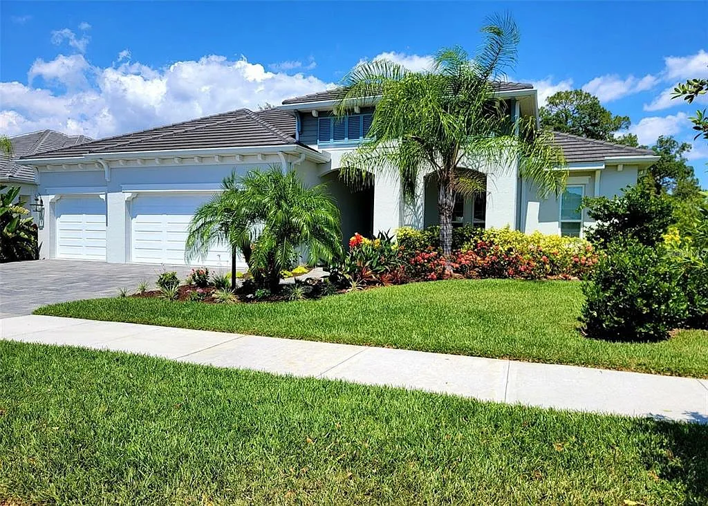 5 bed, 4.0 bath, 3712 sqft, $5,900 — Photo 1