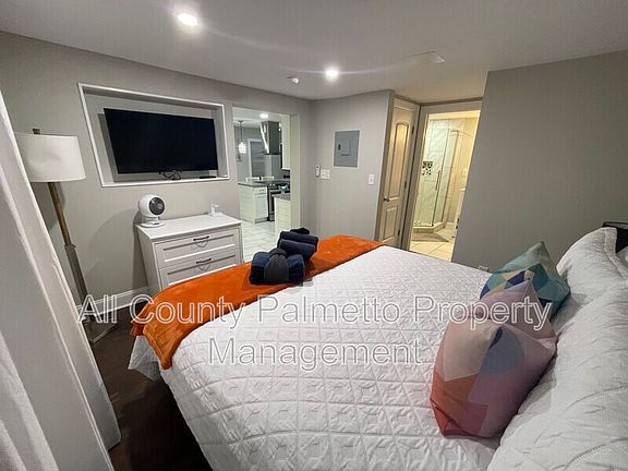 4th image of 2647 Bonds Ave APT C