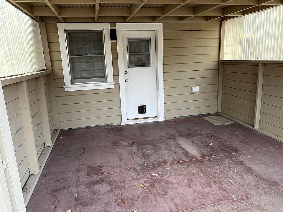 1st image of 2080 Yale St #B