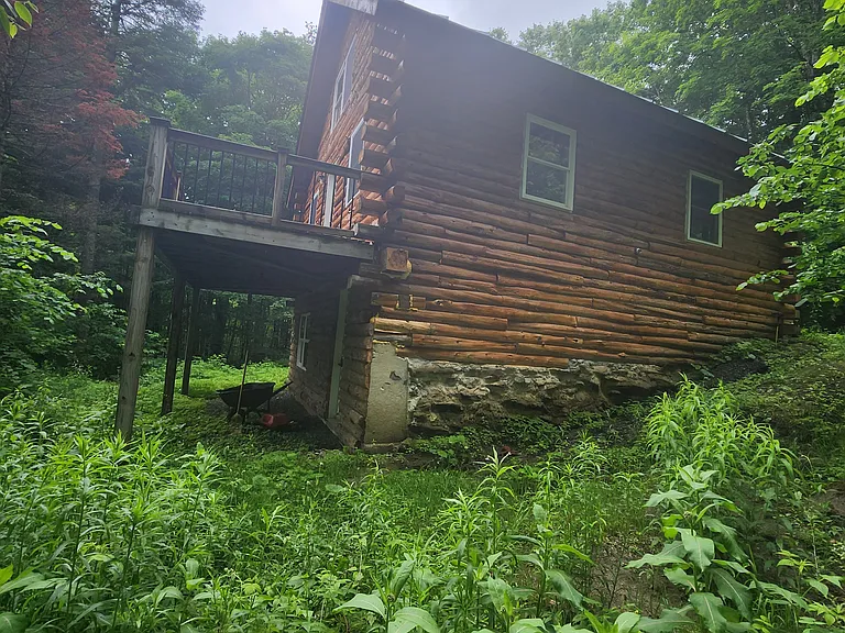 1426 Vertical Mile Rd — Photo 2