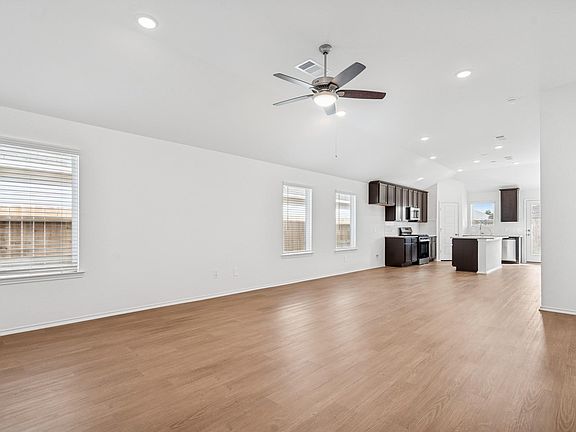 3rd image of 22446 Douglas Ct